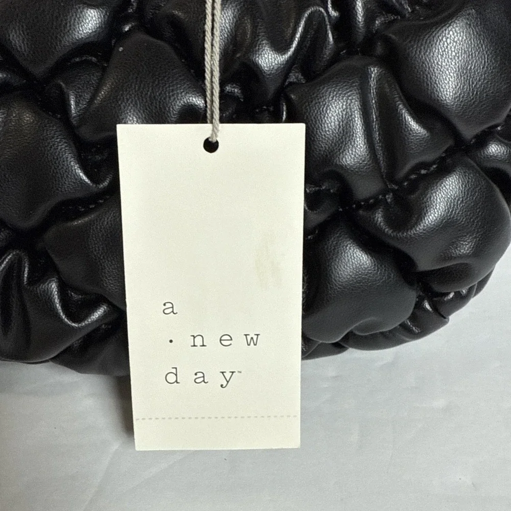 A New Day Black Bubble Quilted‎ Handbag  Top Handle, Small & Stylish 12x8 In - Picture 3 of 4